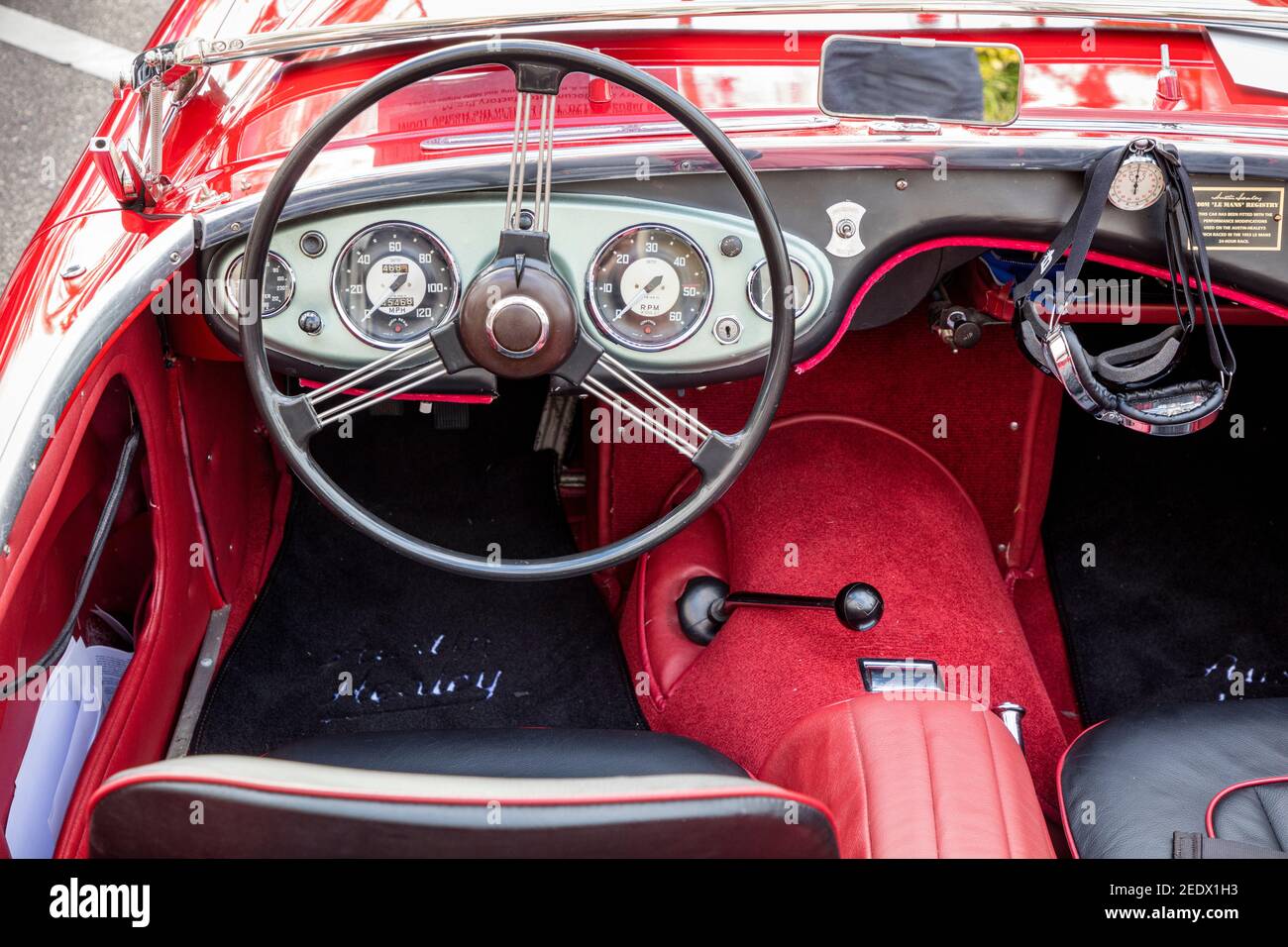 1954 Austin Healey 100 le Mans en exposition à 'Cars on Fifth' - Naples, Floride, États-Unis Banque D'Images