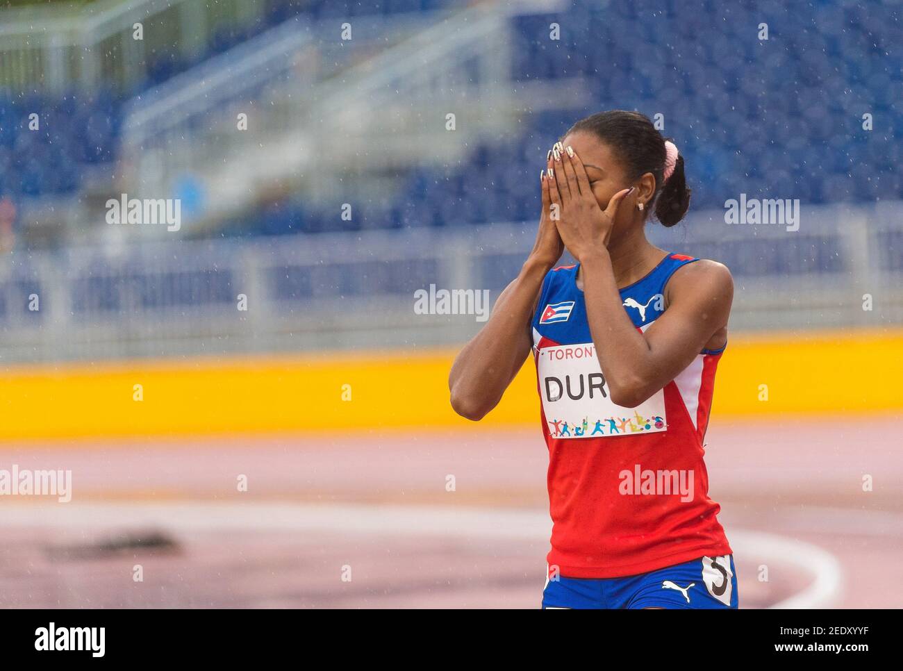 Omara Duran, de Cuba, remporte le record mondial de 100 m T12 féminin avec 11.65. La journée de l'Athlétisme des Jeux Parapan am a été marquée b Banque D'Images