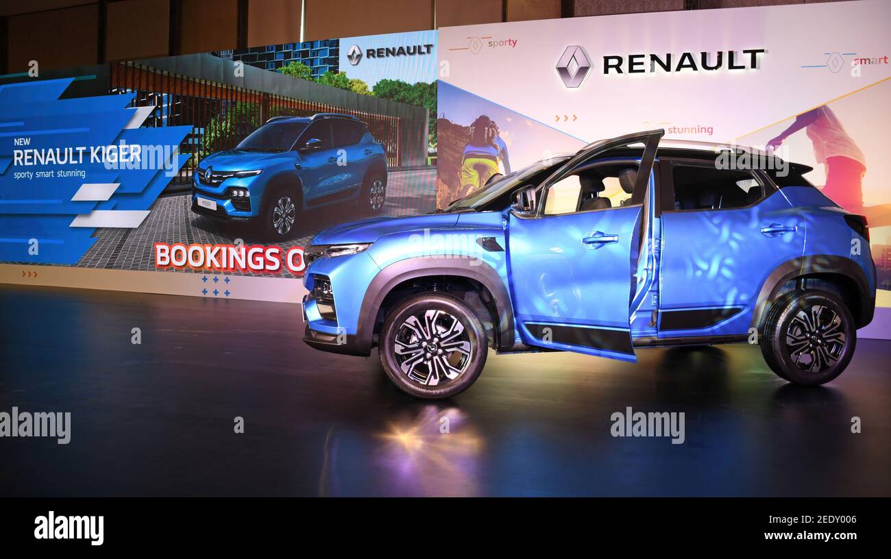 Mumbai, Inde. 15 février 2021. Renault Kiger lance une nouvelle voiture SUV à Mumbai. La voiture a été lancée en présence de M. Venkatram Mamilladalle, Directeur général (CEO) et Directeur général (MD) Renault India Operations. Crédit : Ashish Vaishnav/SOPA Images/ZUMA Wire/Alay Live News Banque D'Images