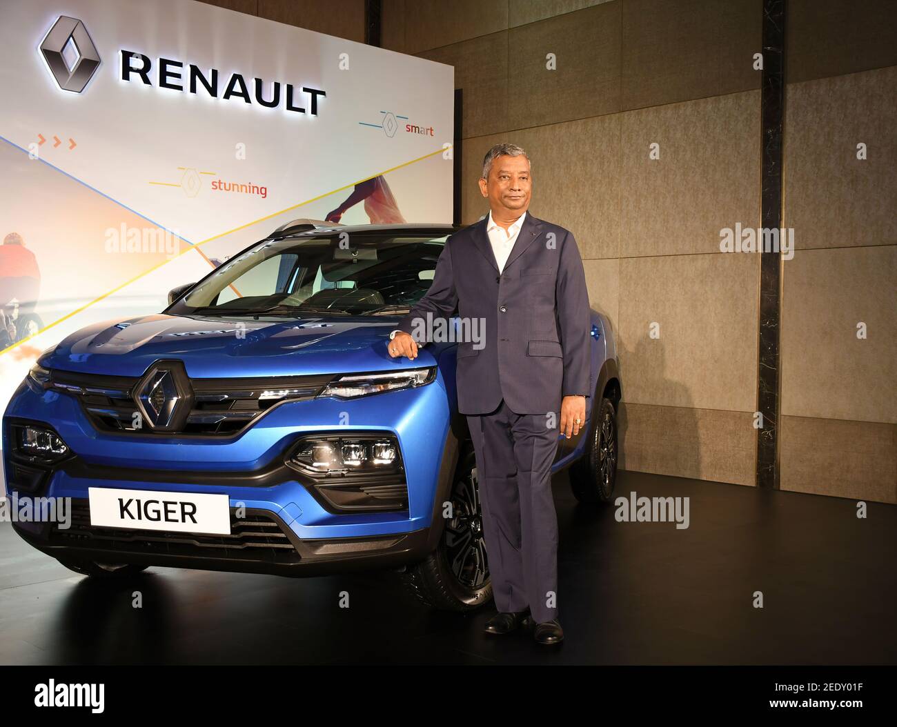 Mumbai, Inde. 15 février 2021. M. Venkatam Mamilladalle, Directeur général et Directeur général de Renault India Operations présente une image lors du lancement de la voiture à Mumbai. La voiture a été lancée en présence de M. Venkatam Mamilladalle, Directeur général et Directeur général de Renault India Operations. Crédit : Ashish Vaishnav/SOPA Images/ZUMA Wire/Alay Live News Banque D'Images