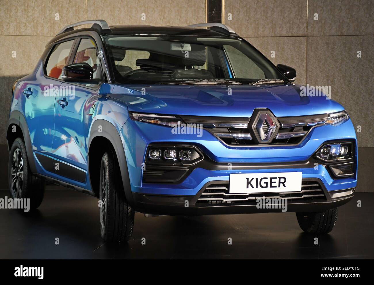 Mumbai, Inde. 15 février 2021. Renault Kiger lance une nouvelle voiture SUV à Mumbai. La voiture a été lancée en présence de M. Venkatram Mamilladalle, Directeur général (CEO) et Directeur général (MD) Renault India Operations. Crédit : Ashish Vaishnav/SOPA Images/ZUMA Wire/Alay Live News Banque D'Images