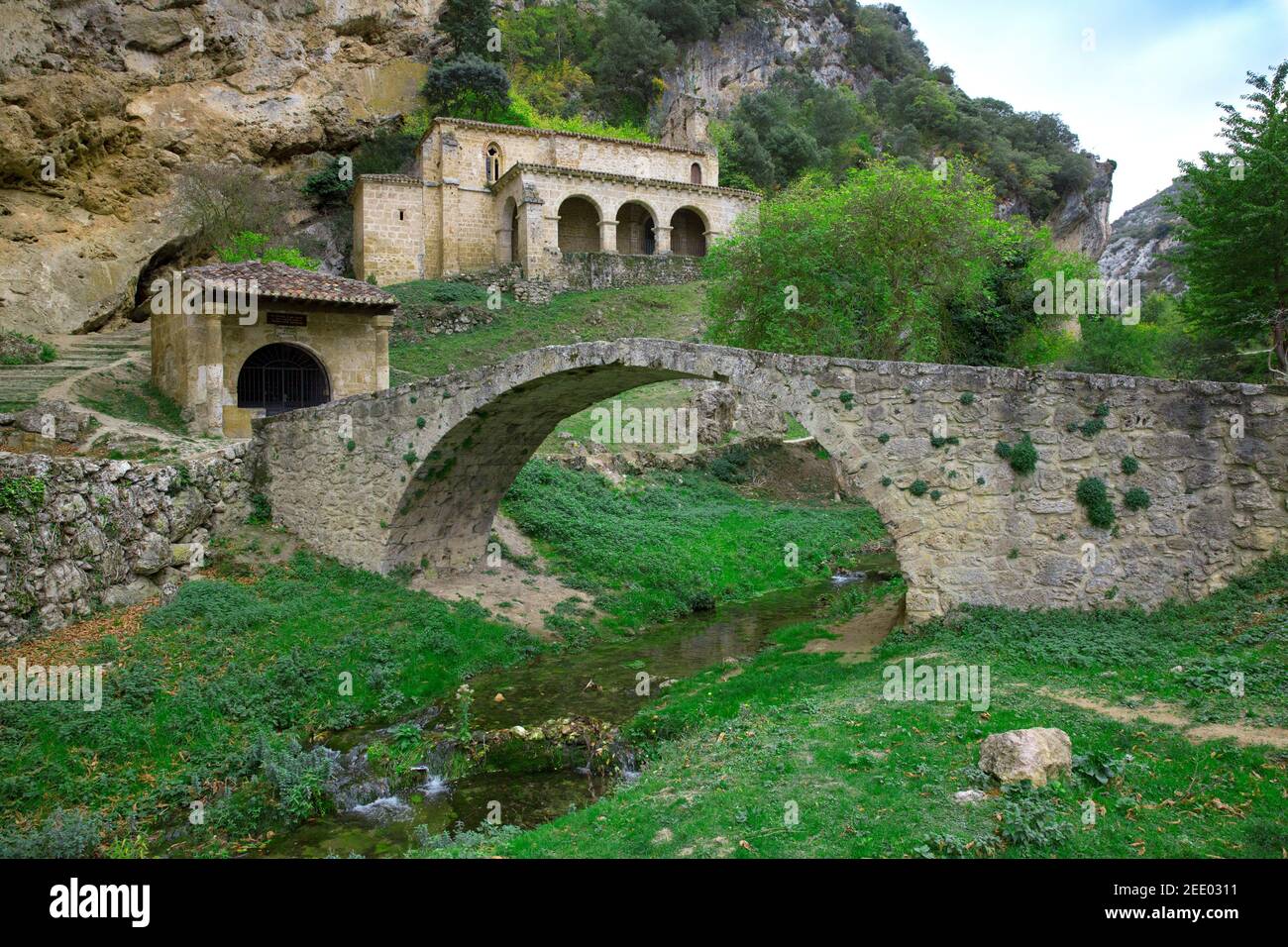 Hermitage de Santa María de la Hoz et Hermitage de Cristo de los Remedios à Tobera. Burgos, Espagne. Banque D'Images