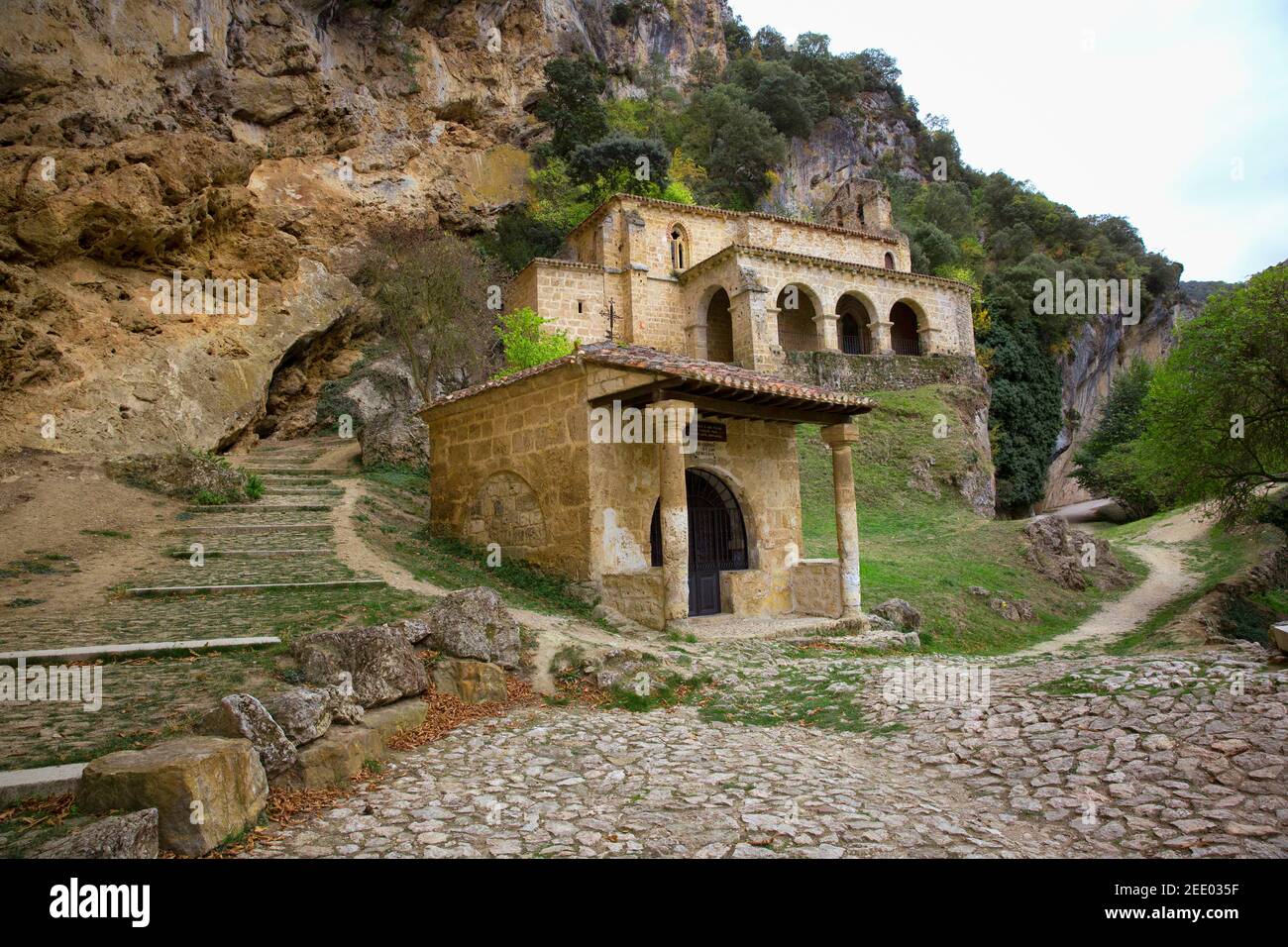 Hermitage de Santa María de la Hoz et Hermitage de Cristo de los Remedios à Tobera. Burgos, Espagne. Banque D'Images