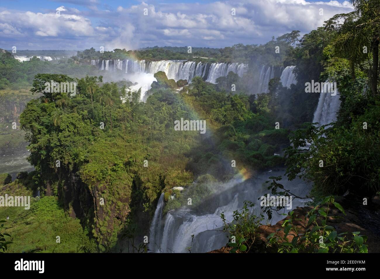 Chutes d'Iguazú / chutes d'Iguaçu, chutes d'eau de la rivière Iguazu à la frontière de la province Argentine de Misiones et de l'état brésilien de Paraná Banque D'Images