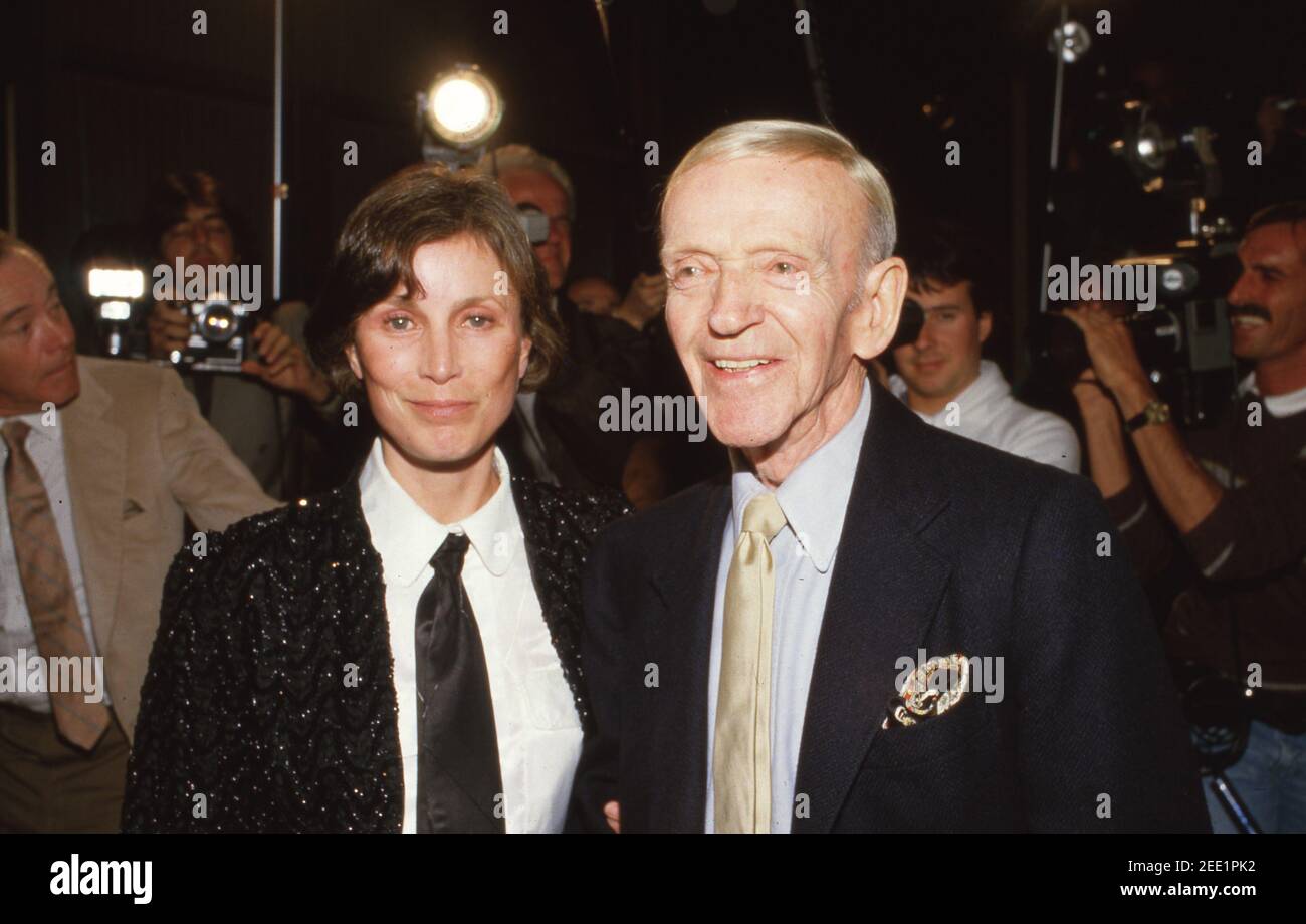 Fred Astaire et la femme Robyn Smith. 1981 crédit : Ralph Dominguez/MediaPunch Banque D'Images