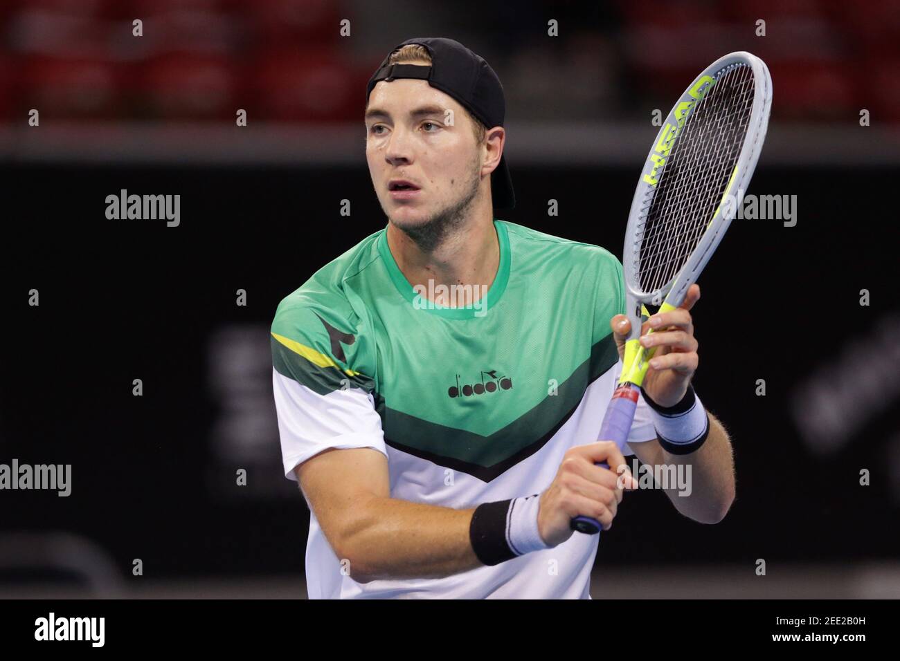Sofia, Bulgarie - 10 novembre 2020 : Jan-Lennard Struff, en Allemagne, en action contre le canadien Vasek Pospisil lors de l'Open ATP 250 de Sofia. Banque D'Images