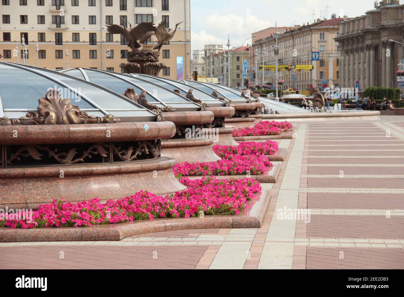 Dômes de verre sur la place de l'indépendance à Minsk, en Biélorussie Banque D'Images