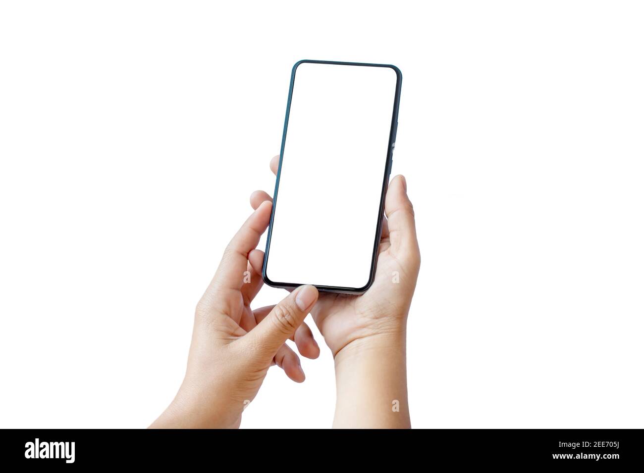 Les deux mains travaillent un smartphone avec un design moderne et un écran vierge séparément sur un fond blanc avec le chemin de coupure. Banque D'Images