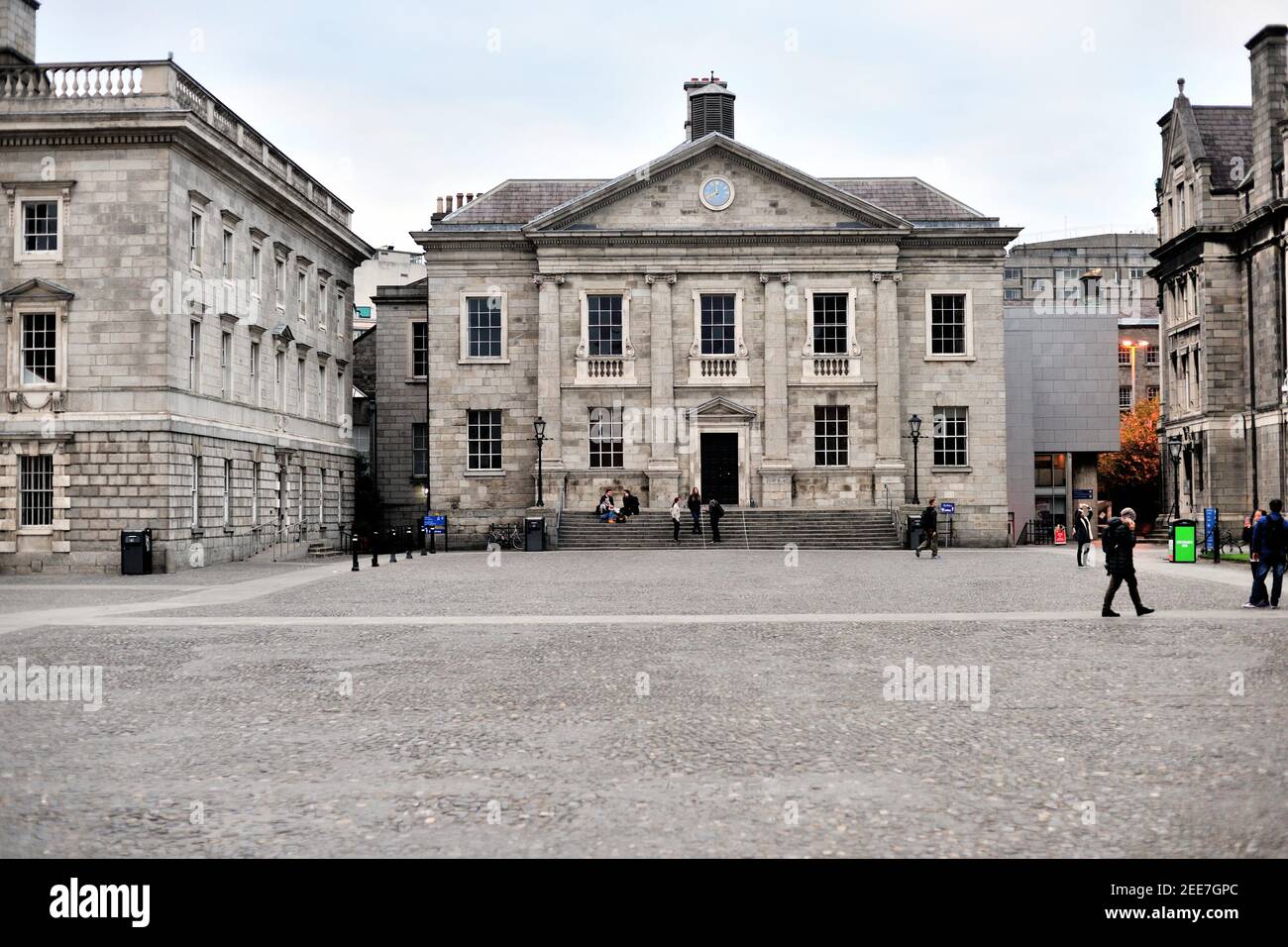 Dublin, Irlande. La salle à manger sur le campus de Trinity College qui date de 1742. Trinity College est l'université la plus notée de Dublin. Banque D'Images