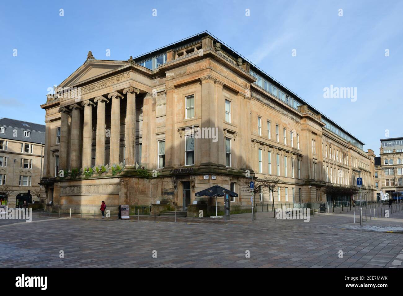 La taverne et le restaurant de citation se trouvent dans l'ancien bâtiment du Sheriff court, au cœur de la ville marchande animée de Glasgow. Banque D'Images