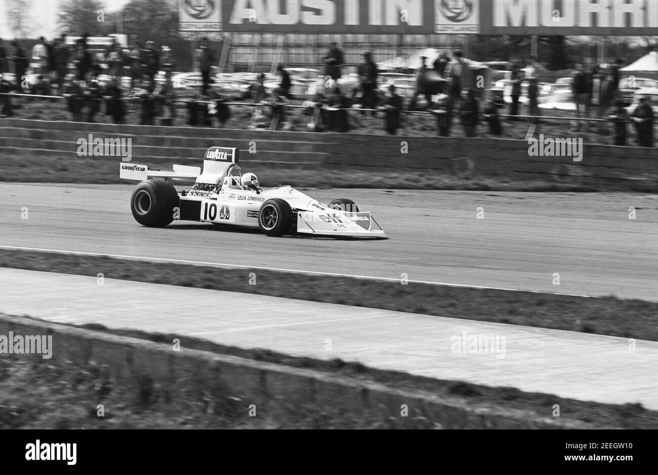 Lella Lombardi, course de voiture 10 à Silverstone, 12/04/75 Banque D'Images Lella Lombardi, course de voiture 10 à Silverstone, 12/04/75 Banque D'Images