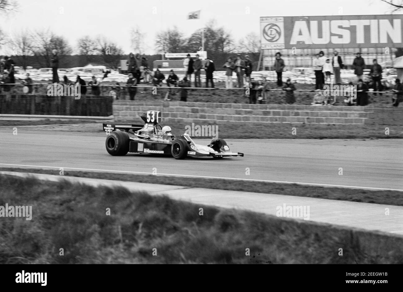Course de voiture 53 à Silverstone, 12/04/75 Banque D'Images Course de voiture 53 à Silverstone, 12/04/75 Banque D'Images