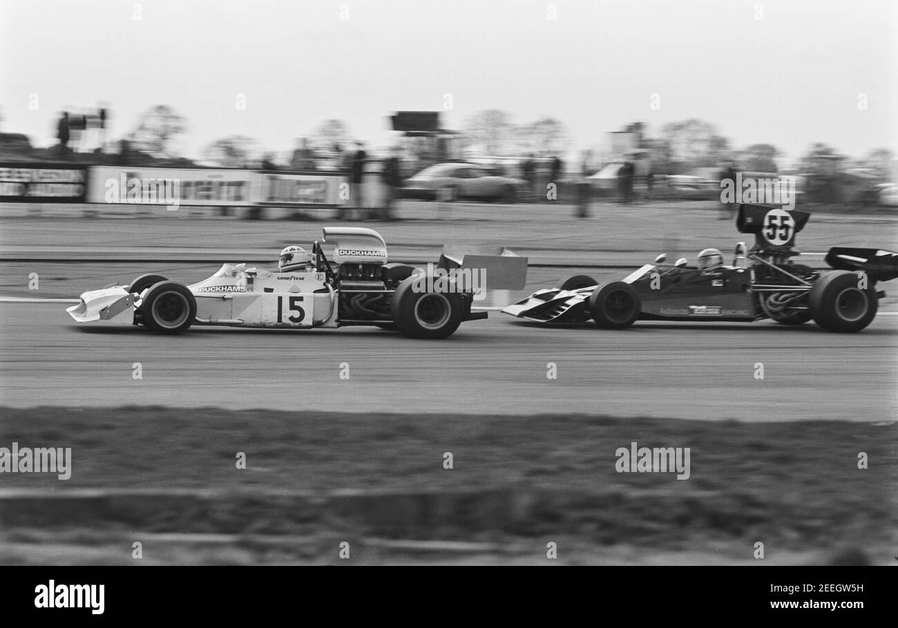Course de voiture 15 à Silverstone12/04/75 dans le Shell Sport 5000 course Banque D'Images Course de voiture 15 à Silverstone12/04/75 dans le Shell Sport 5000 course Banque D'Images