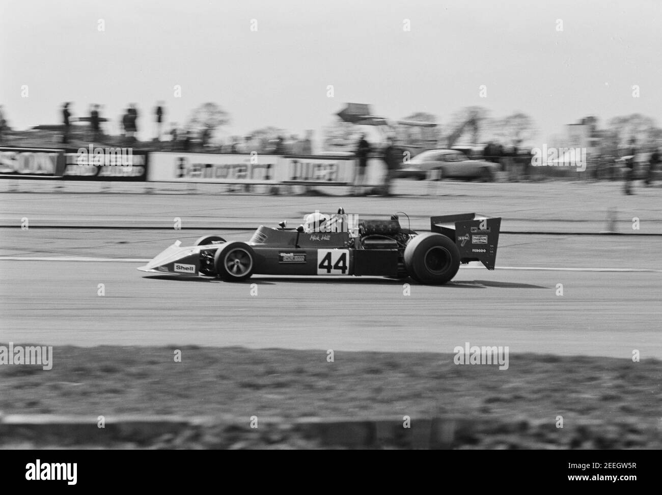 Carr 44 au Silverstone 12/04/75 dans le Shell Sport 5000 Banque D'Images Carr 44 au Silverstone 12/04/75 dans le Shell Sport 5000 Banque D'Images