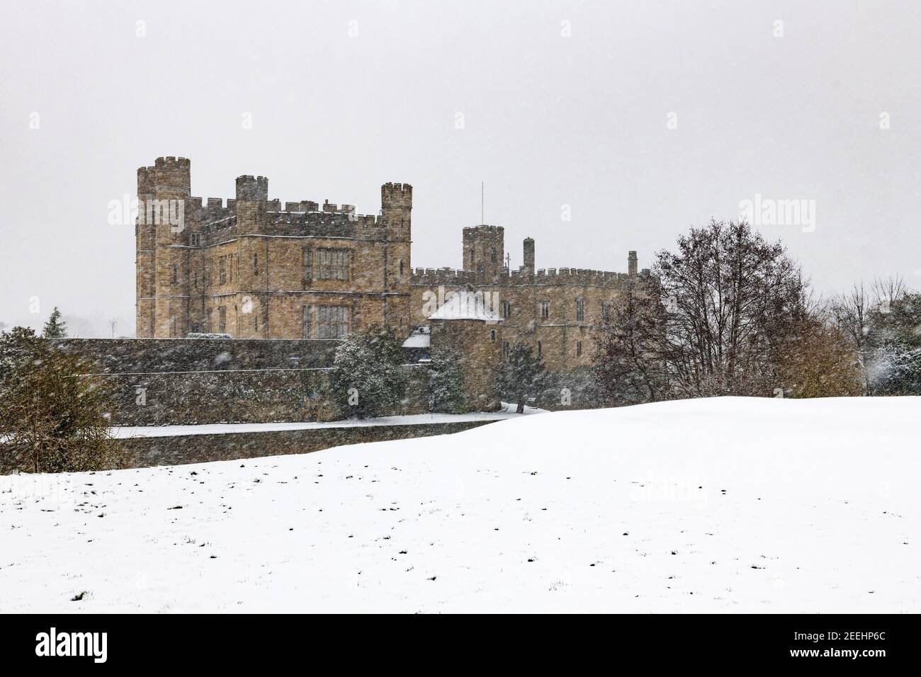 Château de Leeds à Snow Banque D'Images