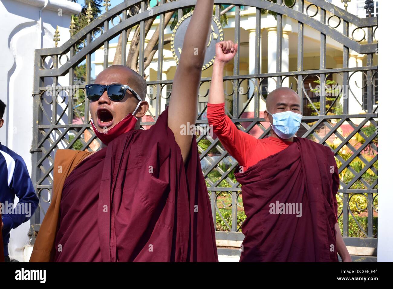 Les moines du Myanmar protestent contre le coup d'Etat militaire Banque D'Images