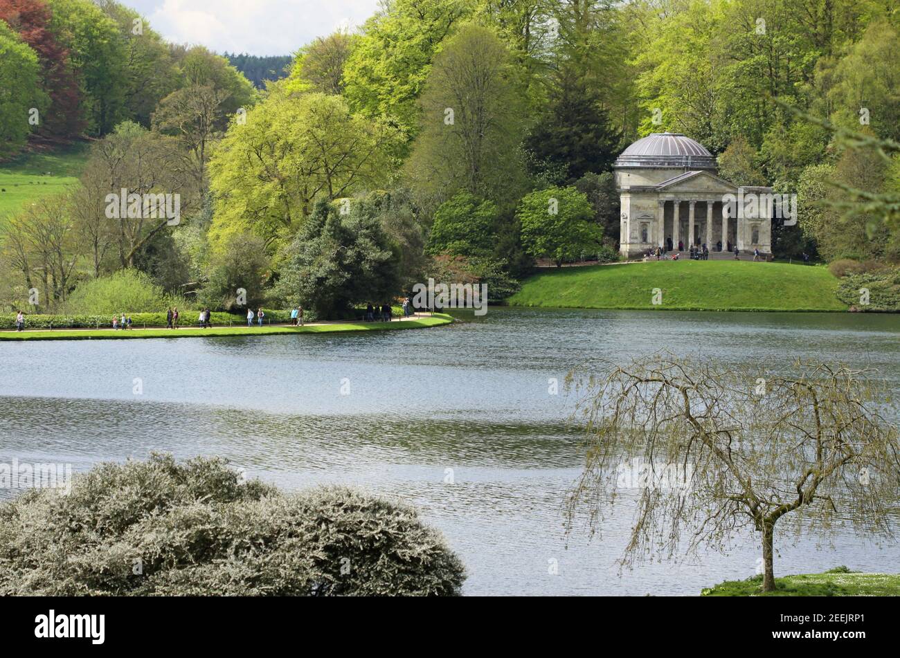 Stourhead au printemps Banque D'Images Stourhead au printemps Banque D'Images