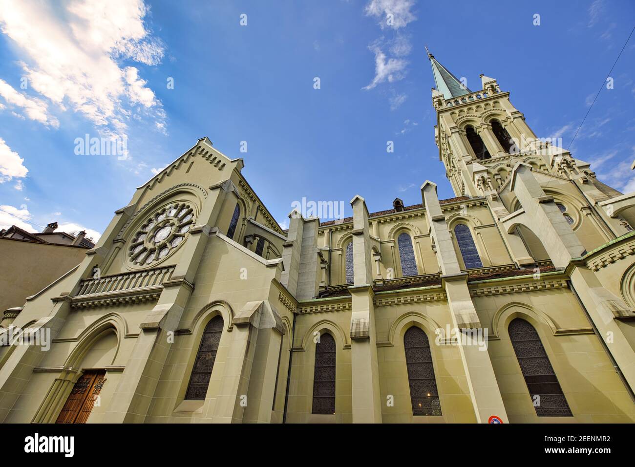Cathédrale de Berne ou cathédrale de Berne, une cathédrale suisse réformée dans la vieille ville de Berne, Suisse. Construit dans le style gothique, sa construction a commencé en 1421 Banque D'Images