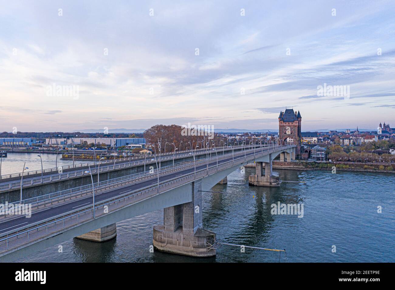 Pont de nibelungen Banque de photographies et d’images à haute