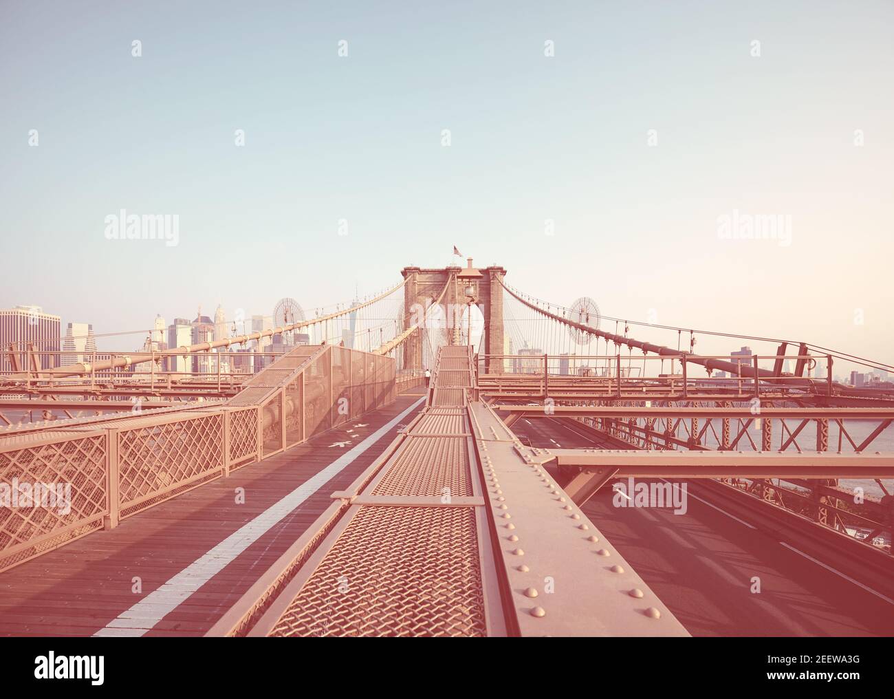 Photo couleur du pont de Brooklyn, New York, États-Unis. Banque D'Images