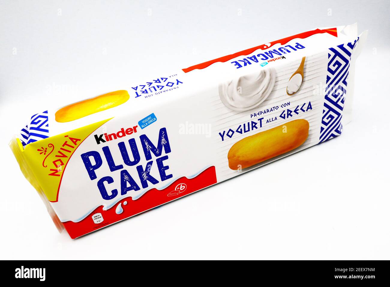 Gateau Kinder Plum Prepare Avec Du Yaourt Grec Kinder Est Une Marque Italienne De Ferrero Photo Stock Alamy Gateau Kinder Plum Prepare Avec Du Yaourt Grec Kinder Est Une Marque Italienne De Ferrero Photo Stock Alamy