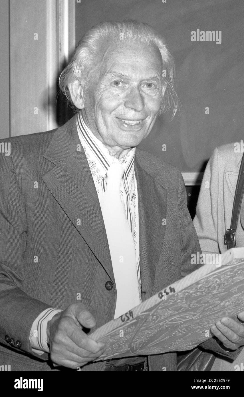 L'artiste József Domján aussi connu sous le nom de: Joseph Domjan est né à Budapest 1907 – mort Tuxedo Park 1992 MAÎTRE DE LA COUPE DE BOIS DE COULEUR l'image a été prise à Wilkes barre, Pennsylvanie Etats-Unis septembre 1978 à la galerie Sordoni de l'université de Wilkes. Banque D'Images