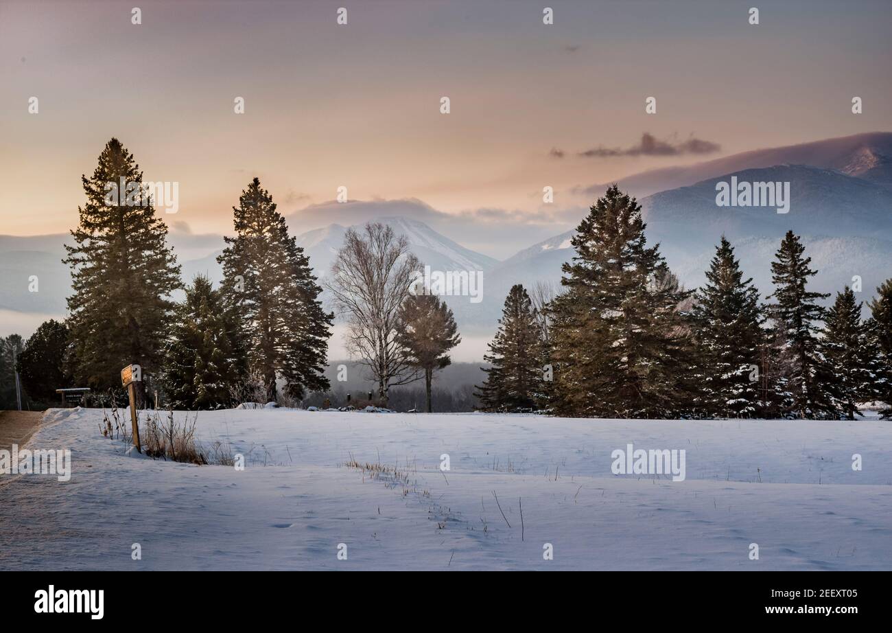 ADIRONDACKS PLACIDE DU LAC ALGONQUIN NEW YORK ÉTATS-UNIS Banque D'Images