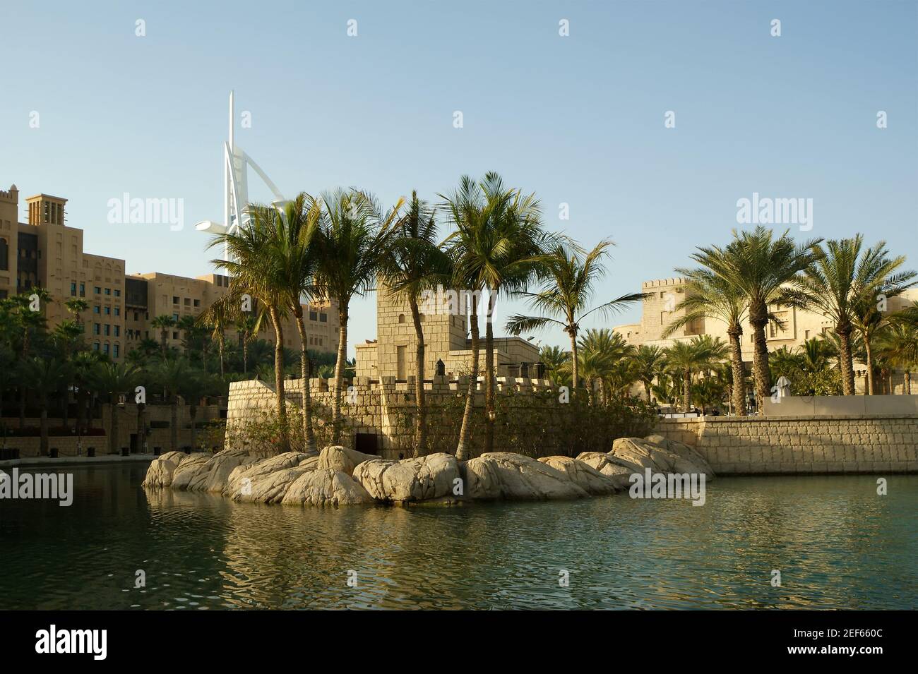 Architecture arabe d'un hôtel de luxe à Dubaï, Émirats Arabes Unis-- Dubaï Madinat Jumeira. Banque D'Images