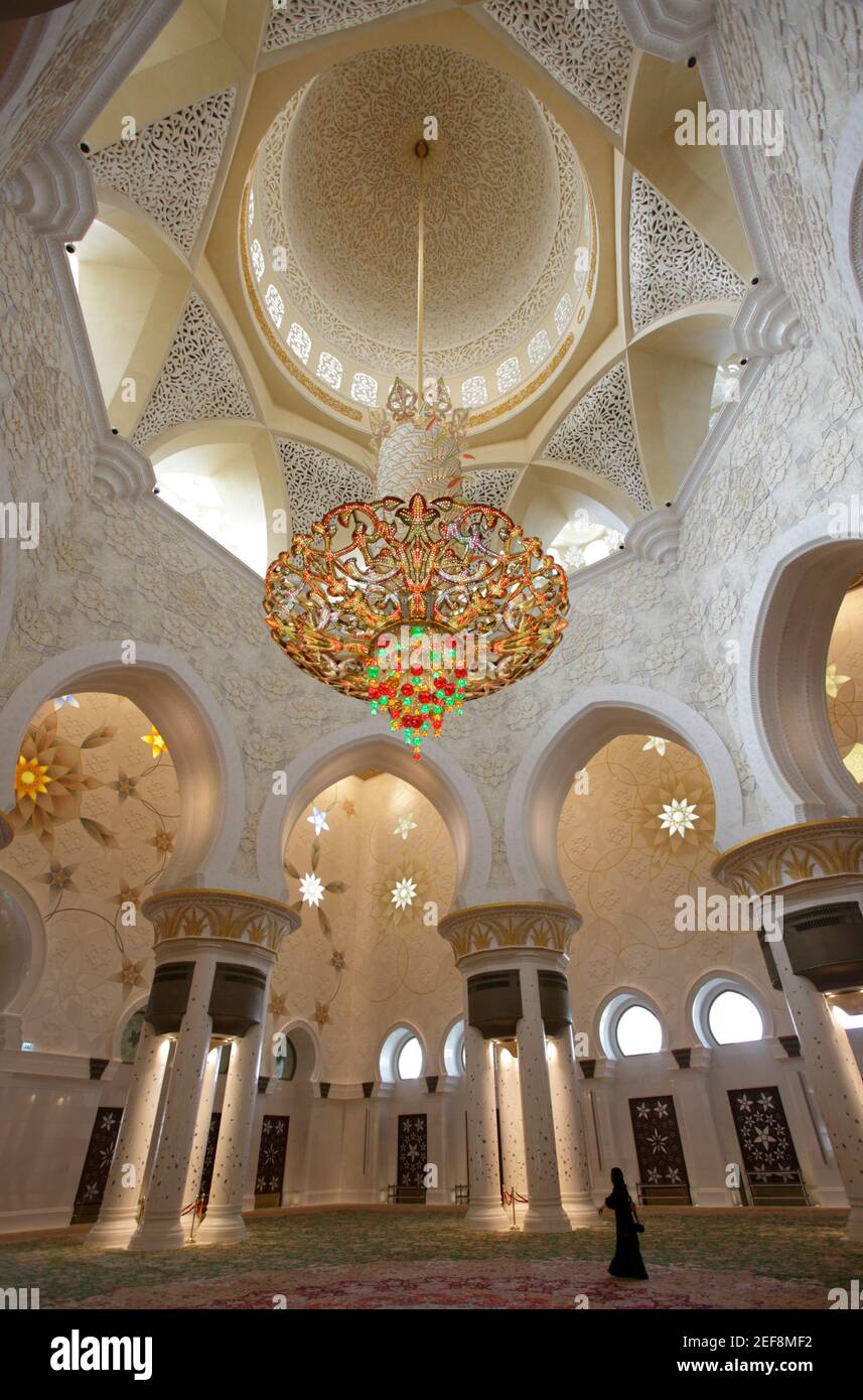 Intérieur de la Grande Mosquée Sheikh Zayed, Abu Dhabi, Émirats arabes Unis Banque D'Images