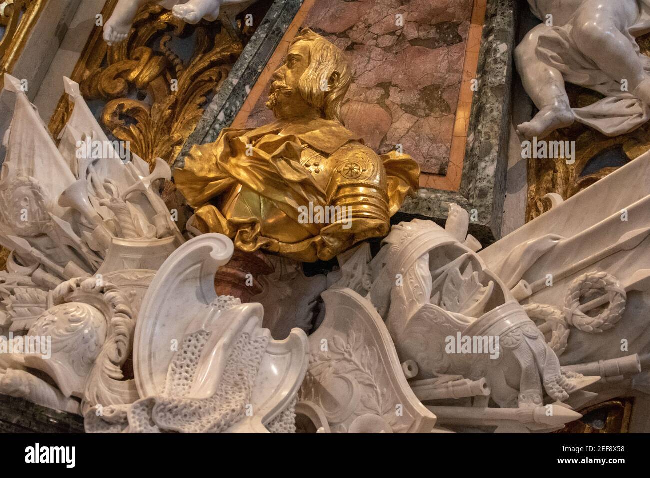 Monument au Grand Maître Nicolas Cotoner par Domenico Guidi, à la Chapelle d'Aragon, la Cocathédrale Saint-Jean, la Valette, Malte. Banque D'Images