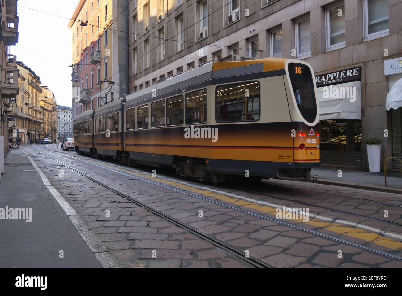 Rue Meravigli dans le centre de Milan, Lombardie, Italie Banque D'Images