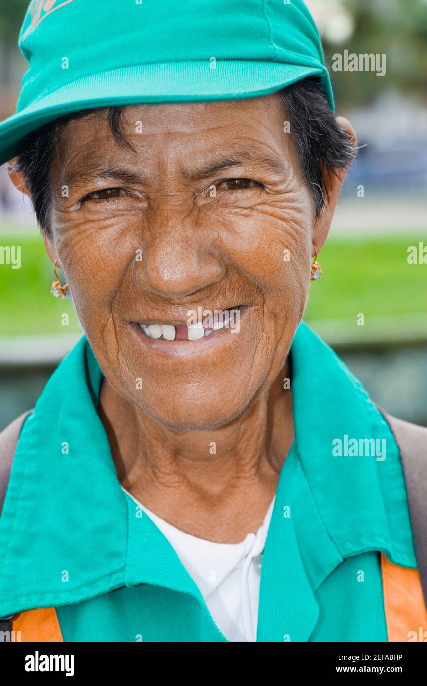 Portrait of a young woman smiling Banque D'Images
