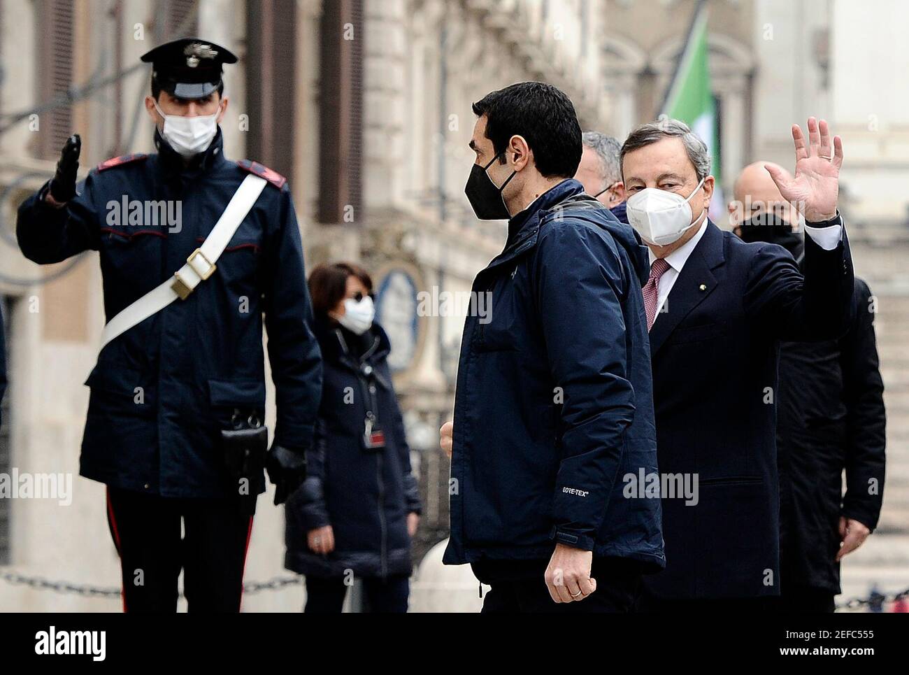 Rome, Italie. 17 février 2021. Mario Draghi arrive à la Chambre des députés pour déposer le discours qu'il vient de prononcer dans la Chambre du Sénat crédit: Agence de photo indépendante/Alamy Live News Banque D'Images