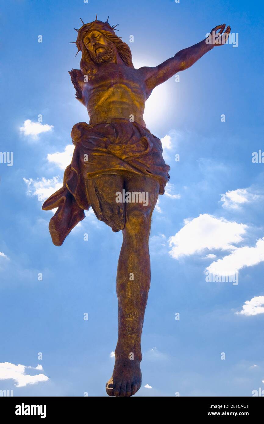 Vue à angle bas d'une statue, Broken Christ, San Jose de Gracia, Aguascalientes, Mexique Banque D'Images