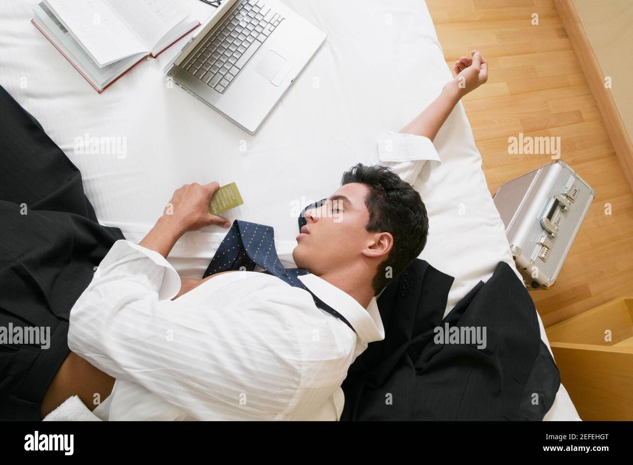 Portrait of dormir sur le lit Photo Stock - Alamy