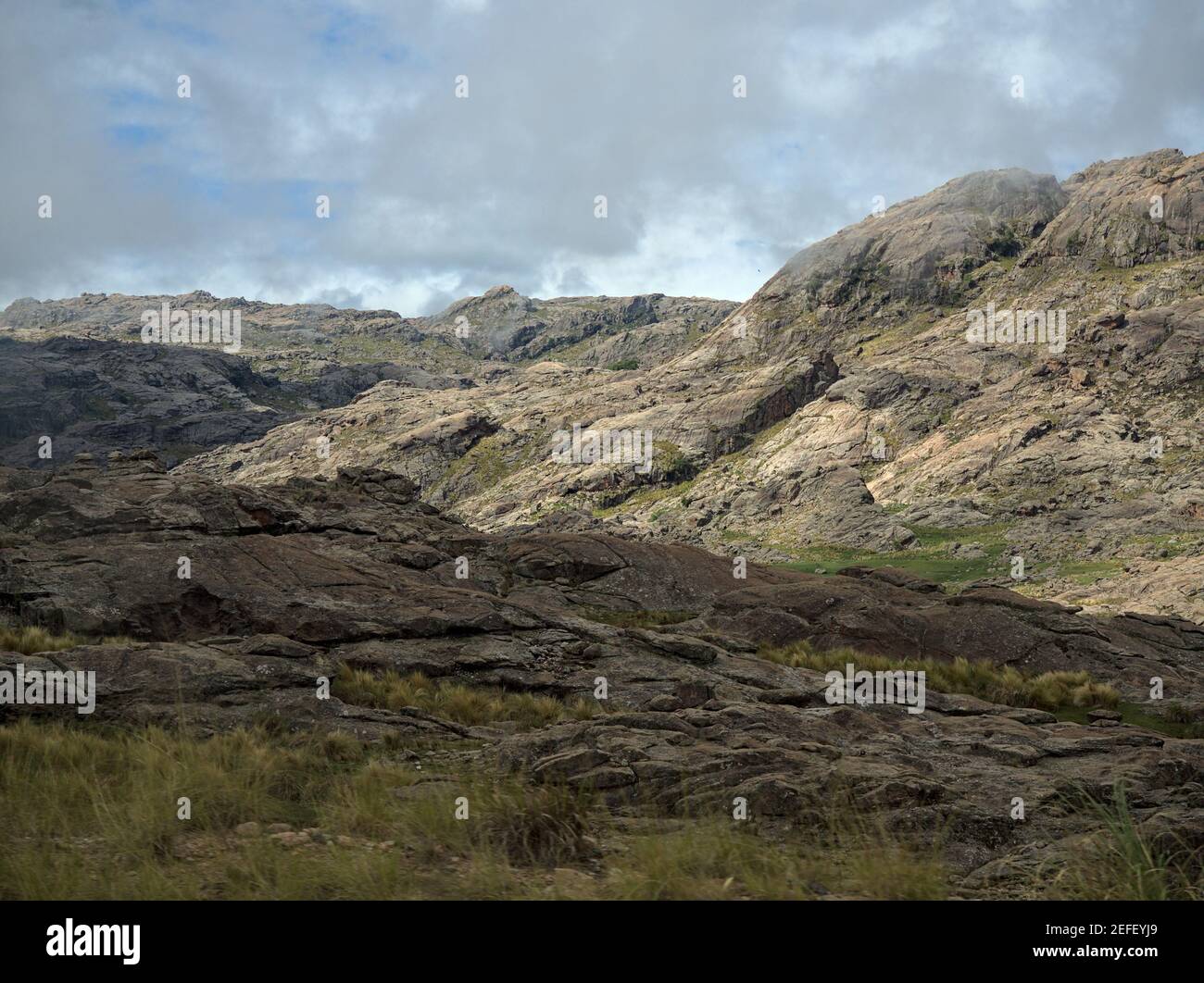 Vue sur le paysage à Altas Cumbres (Hautes collines) dans la province de Cordoue, en Argentine. Banque D'Images