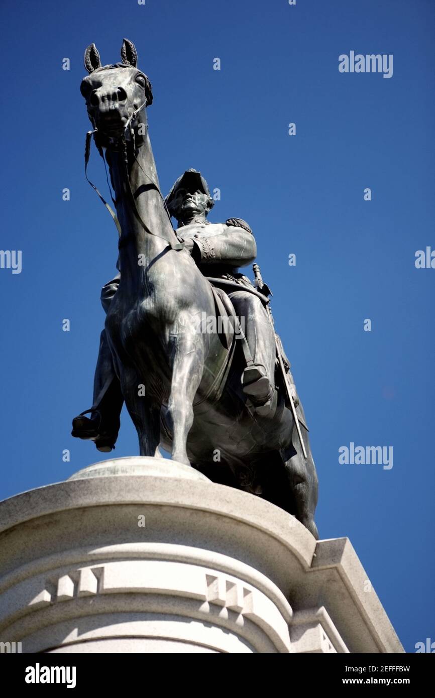 Vue à angle bas de la statue d'un homme sur un cheval, Washington DC, Etats-Unis Banque D'Images