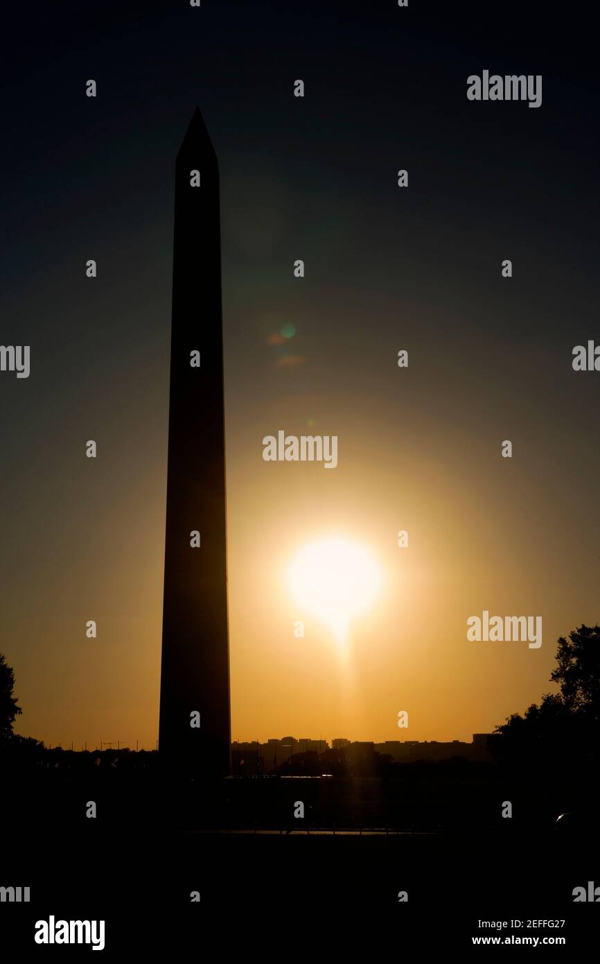 Silhouette du Washington Monument au coucher du soleil, Washington DC, États-Unis Banque D'Images