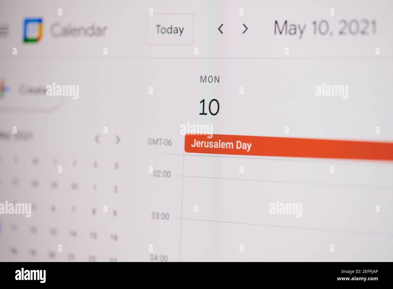 New york, Etats-Unis - 17 février 2021: Jérusalem jour 10 de mai sur google calendrier sur l'écran d'ordinateur portable vue rapprochée. Banque D'Images