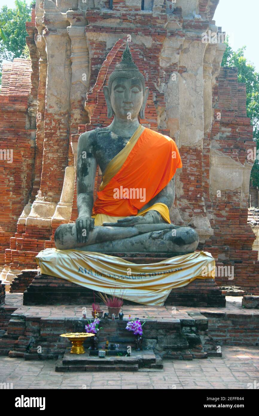 Statue de Bouddha dans un temple, Sukhothai, Thaïlande Banque D'Images