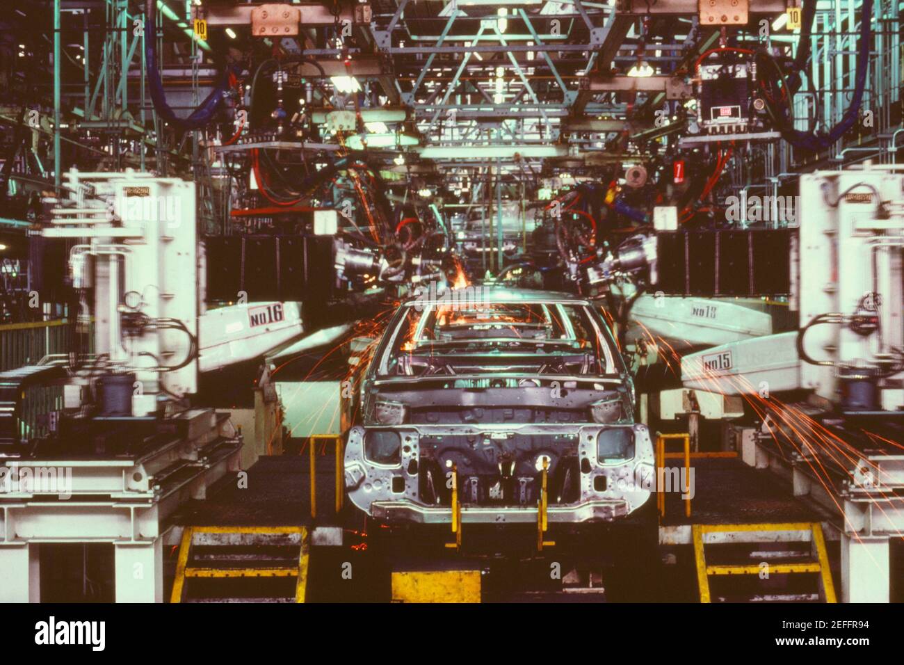 Voiture dans une chaîne de montage, Zama, préfecture de Kanagawa, Japon Banque D'Images