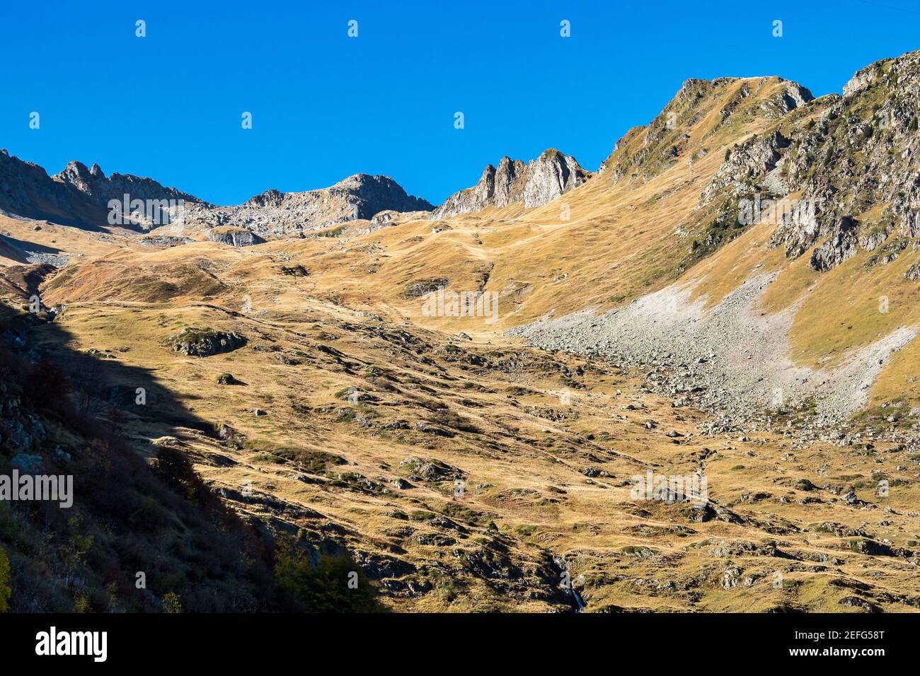 Col de la Madeleine à 2000 m d'altitude dans les alpes du Rhône, France Banque D'Images