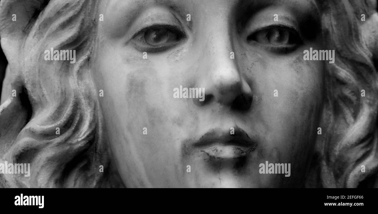 Une statue en marbre de la Conquistadora, ou la Vierge Marie, à la basilique Saint-François d'Assise à Santa Fe, Nouveau-Mexique. Banque D'Images