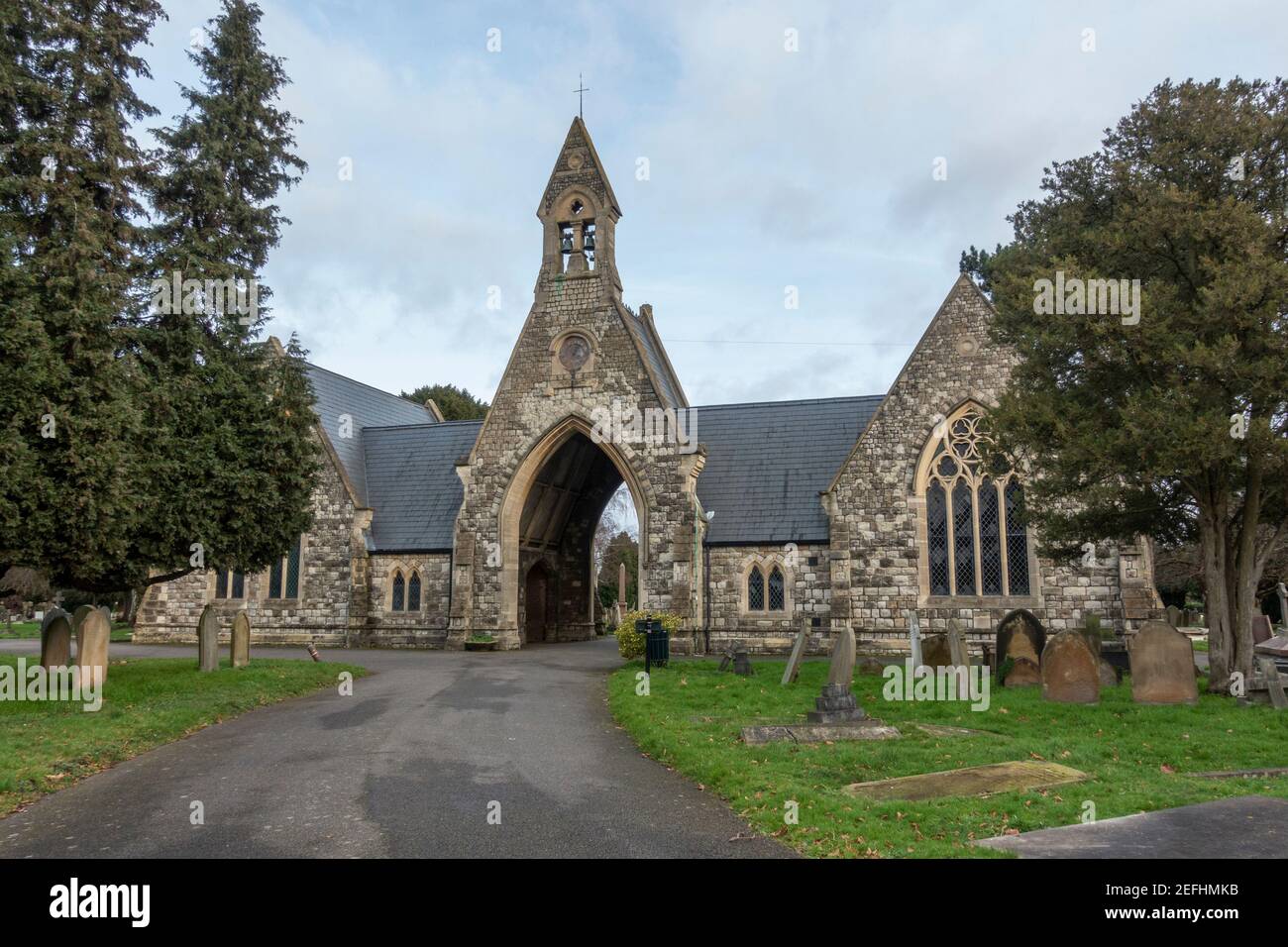 Chapelle mortuaire (1867), conçue par Charles Jones, cimetière de Twickenham, Whitton, Richmond upon Thames, Londres, ROYAUME-UNI. Banque D'Images