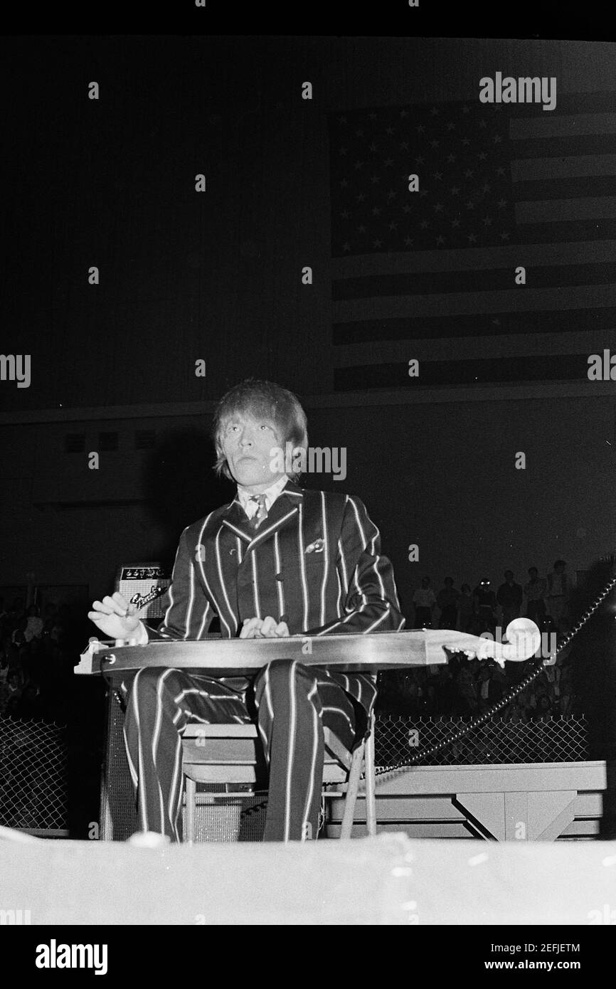 Les Rolling Stones avec Brian Jones en direct au Cow Palace à San Francisco, CA USA le 26 juillet 1966. Photo © Kevin Estrada / Media Punch Banque D'Images