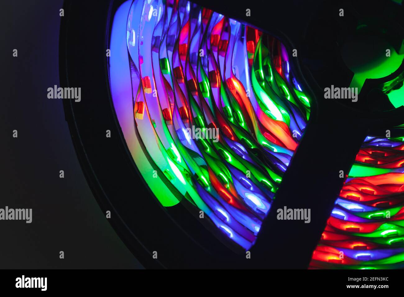 Сoiled bande lumineuse LED, photo de gros plan avec mise au point sélective Banque D'Images