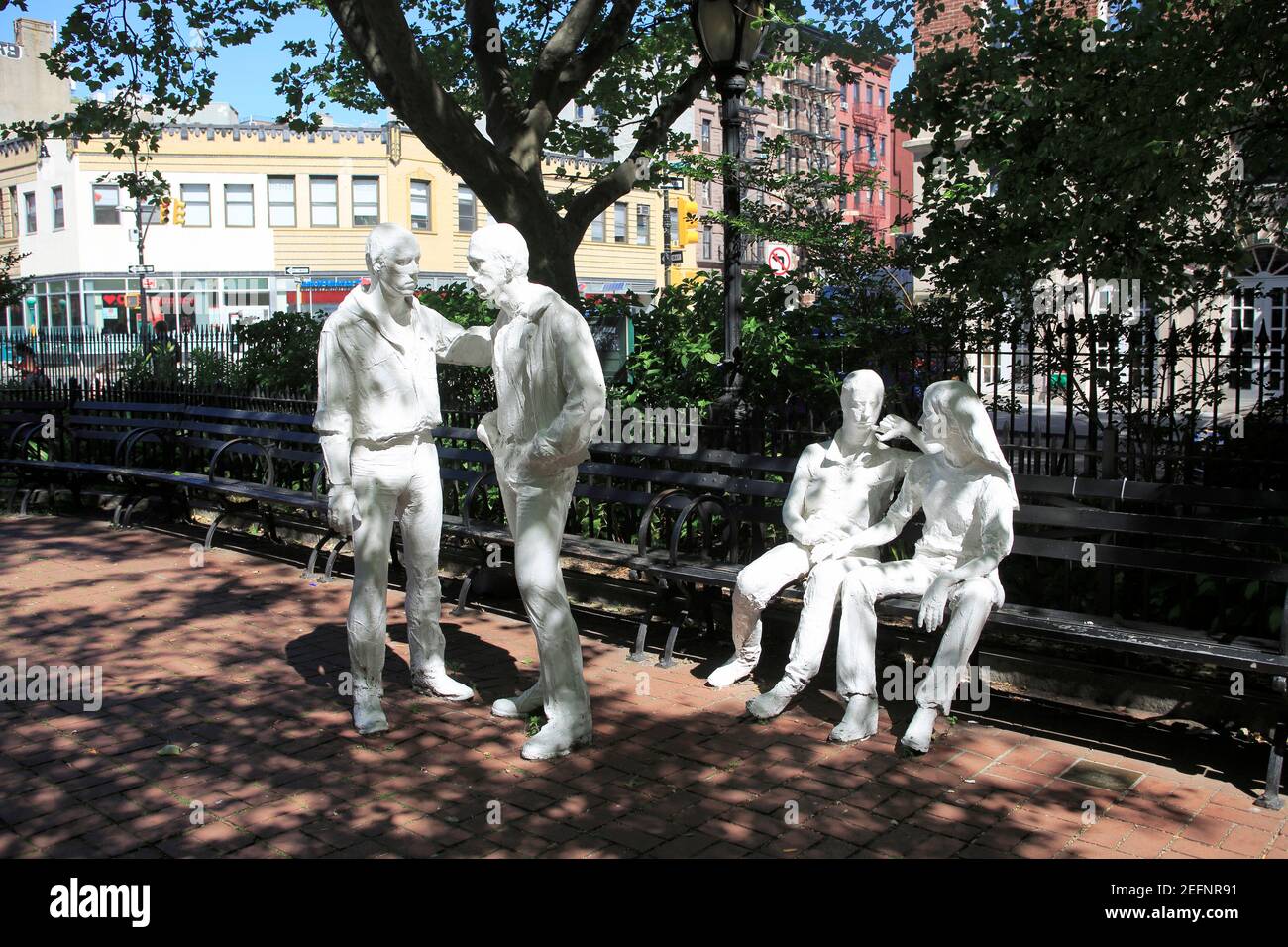 Christopher Park, gay Liberation Monument par George Segal, Christopher Street, Greenwich Village, Manhattan, New York City, ÉTATS-UNIS Banque D'Images