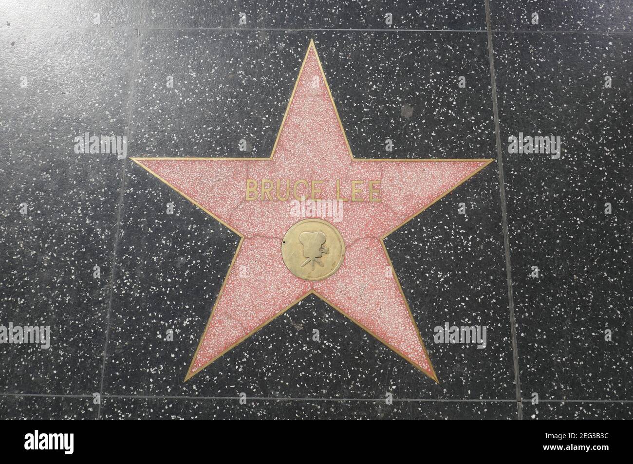 Hollywood, Californie, États-Unis 17 février 2021 UNE vue générale de l'atmosphère de l'artiste/acteur martial Bruce Lee Star sur Hollywood Walk of Fame le 17 février 2021 à Hollywood, Californie, États-Unis. Photo par Barry King/Alay stock photo Banque D'Images