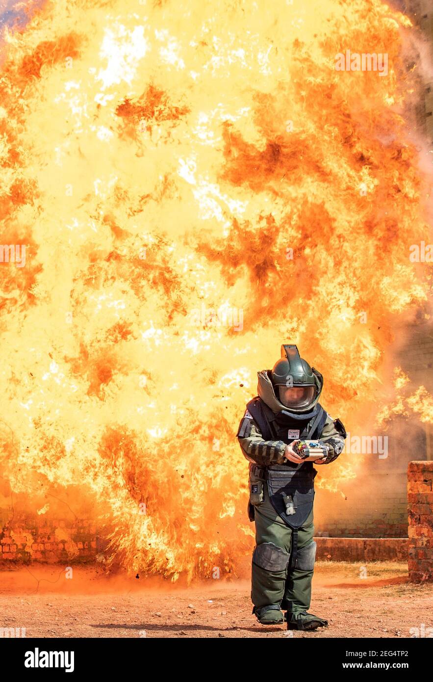 Nanning, Chine. 18 février 2021. Une formation professionnelle sur l'élimination des explosifs a lieu à Nanning, Guangxi, Chine, le 18 février 2021.(photo de TPG/cnspotos) crédit: TopPhoto/Alay Live News Banque D'Images