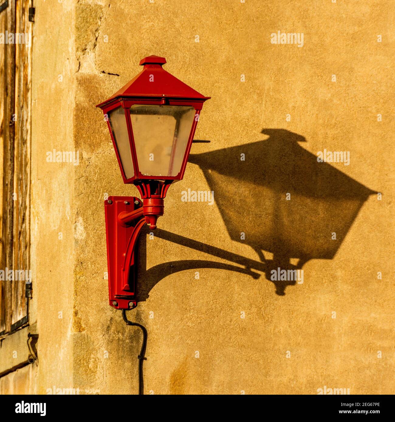 Lanterne vintage sur un mur, France Banque D'Images
